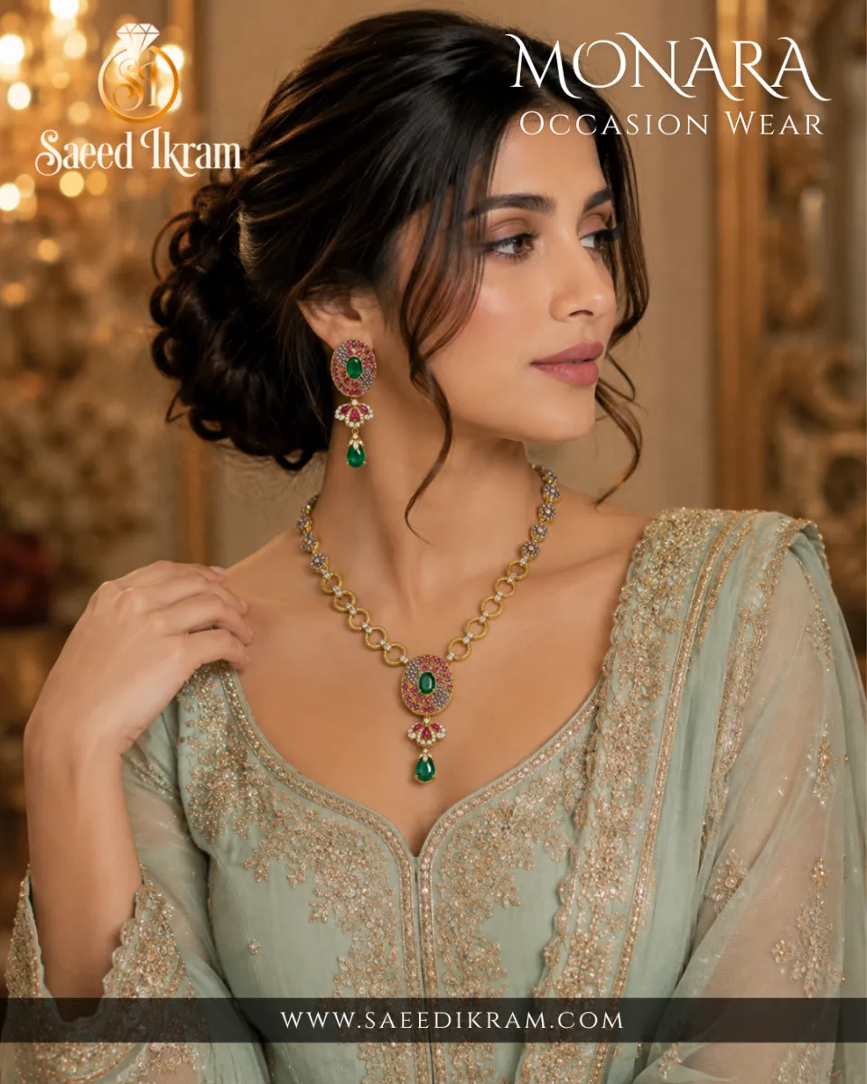 Classic Style Gold Necklace Set