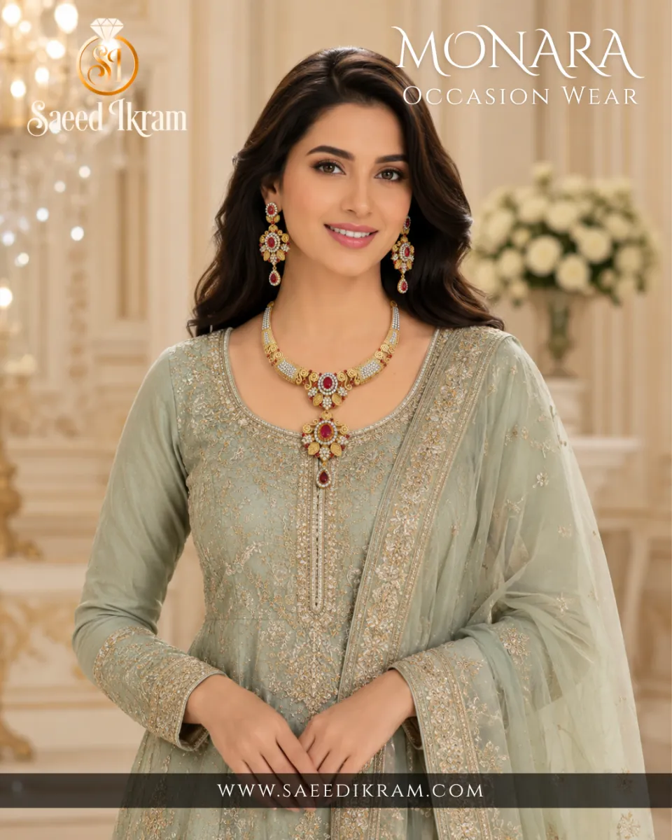 Golden Essence Necklace Set