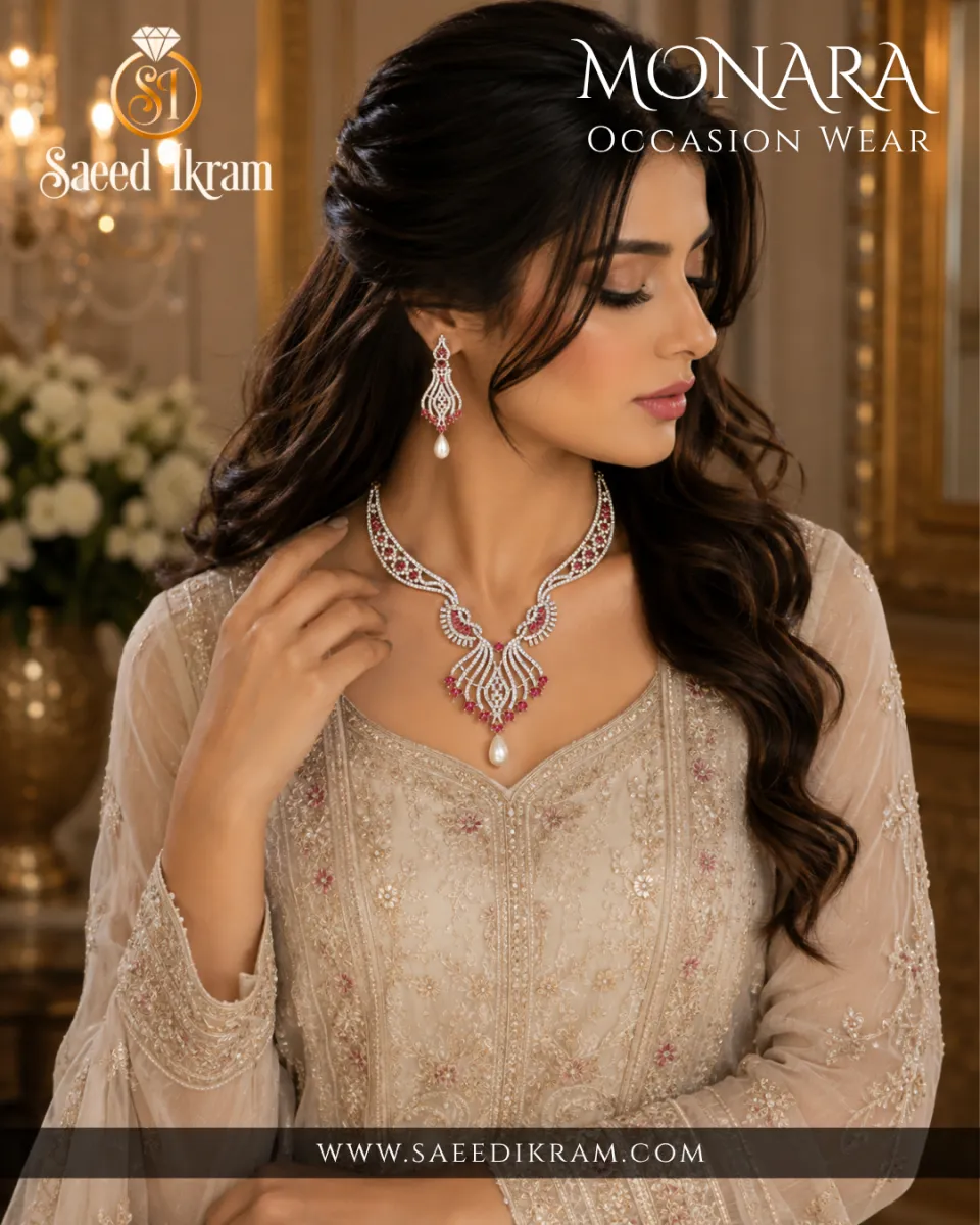 Select Gold Necklace Set
