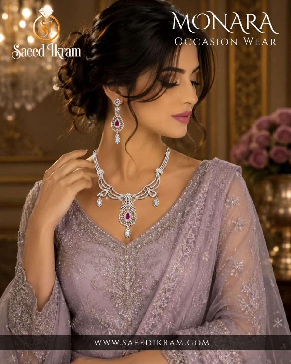 Charming Gold Necklace Set
