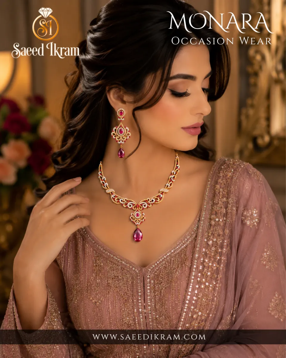 Beautiful Gold Necklace Set