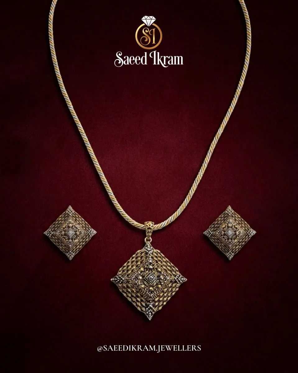 Classic Gold Pendant