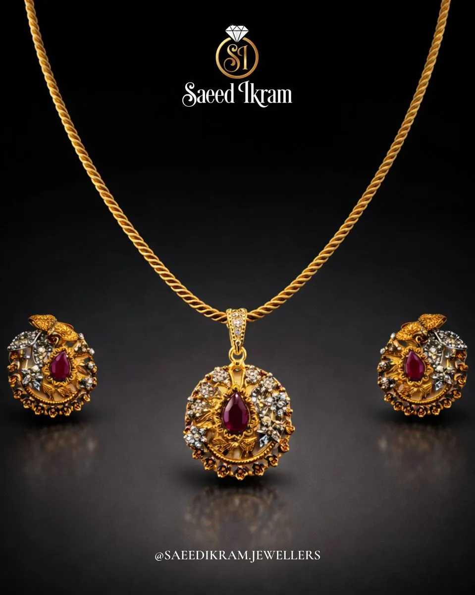 Elegant Gold Pendant