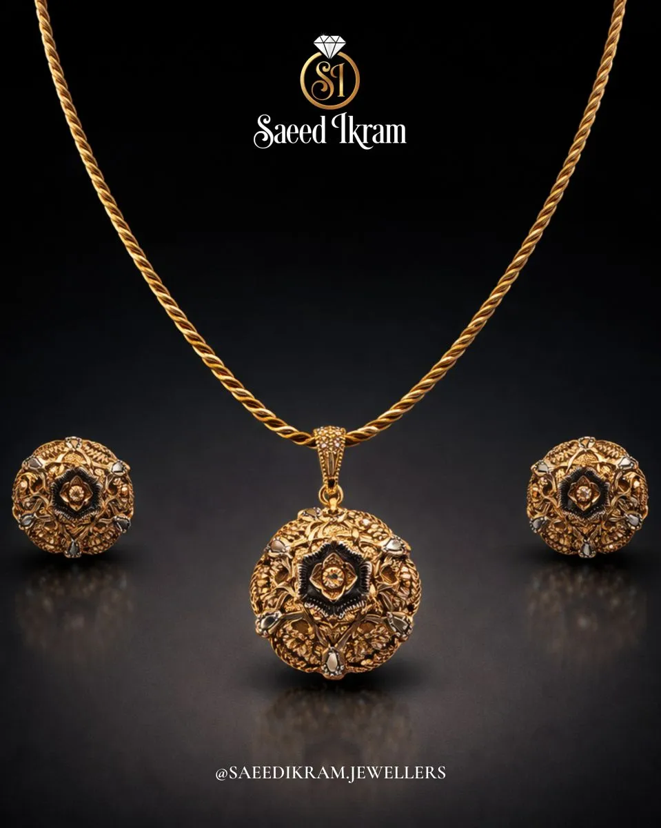 Simple Gold Pendant